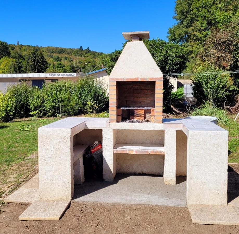 Gite La Providence Saint-Sernin-du-Plain エクステリア 写真